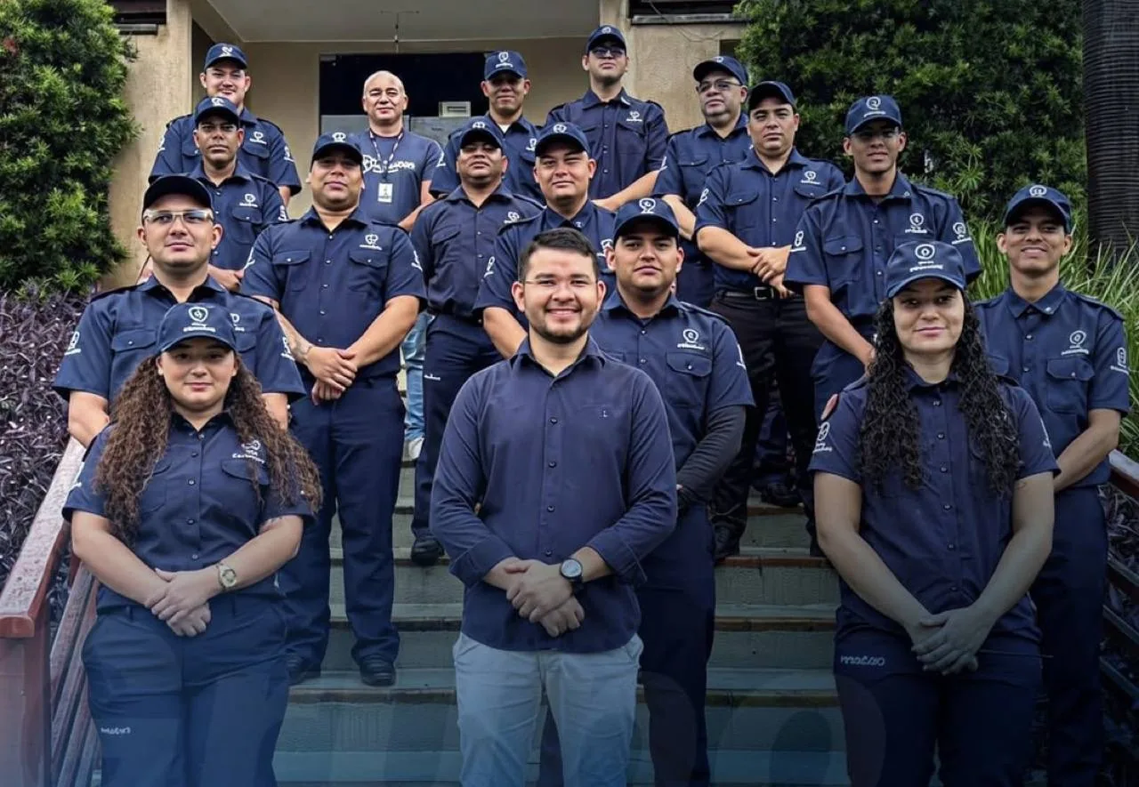 Equipe de vigilância uniformizada do Grupo Patrimônio